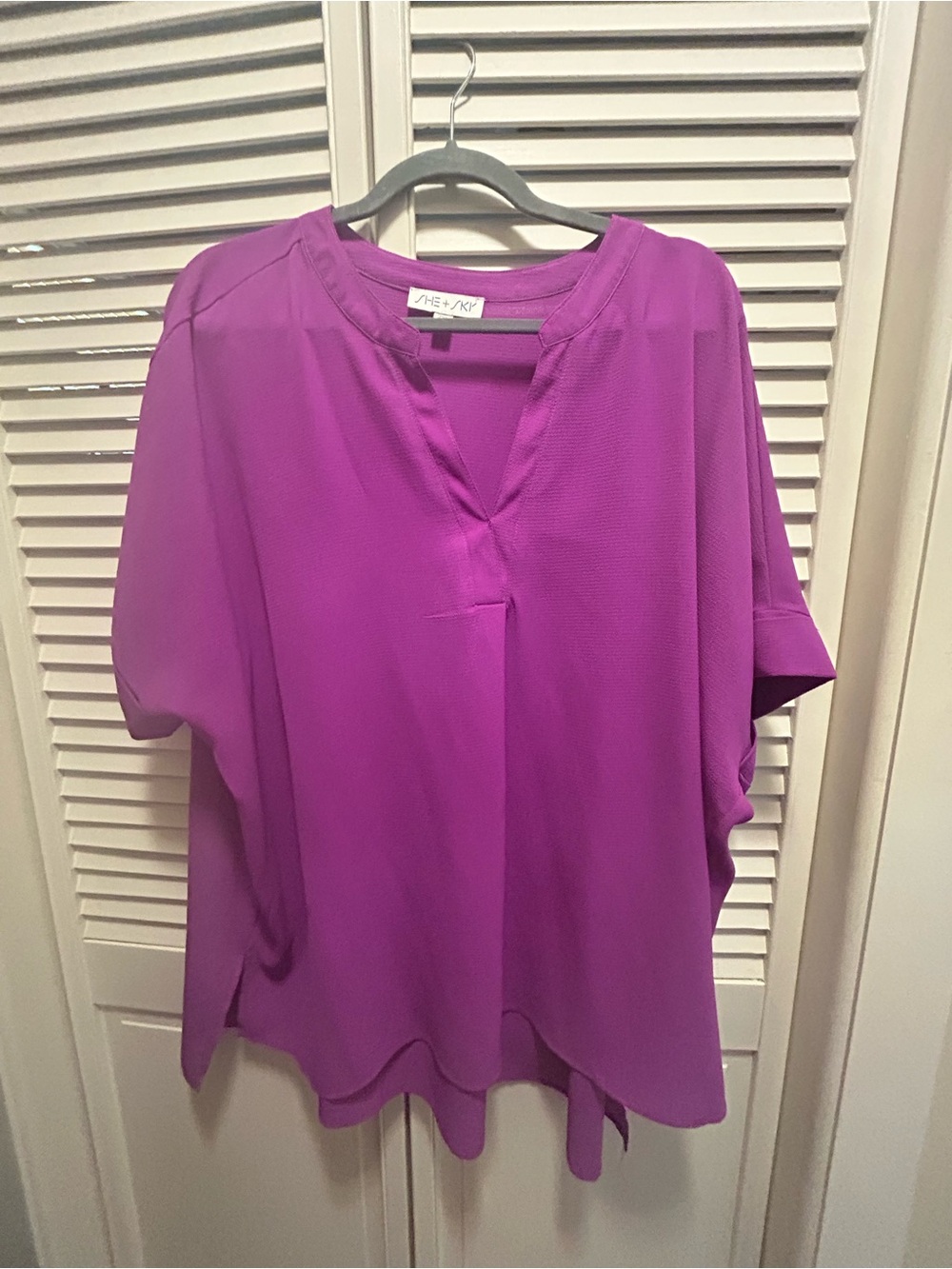 She + Sky Magenta Split-Neck Short Sleeve Blouse